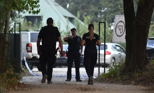 (FOTO/VIDEO) Na streli&scaron;tu u Danilovgradu ubijena tri mu&scaron;karca, traga se za ubicom
