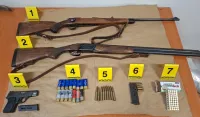 Policija pretresla 12 lokacija u &scaron;est gradova: Oduzeti 11 komada oružja i 430 metaka