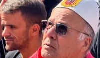 (VIDEO) Protesti u Pri&scaron;tini: Demonstranti gađali zgradu kosovske Vlade kamenicama, polomljeno nekoliko prozora