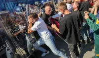(FOTO) Kamenicama na sjedi&scaron;te Euleksa i tokom noći, dvije osobe privedene