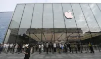 (FOTO) Haos u Kini zbog novoh iPhone telefona: Vi&scaron;e od sedam miliona prednarudžbi