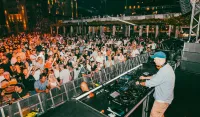 Na prepunom trgu u Budvi nastupili Eric Prydz, Mathame i Burkakke