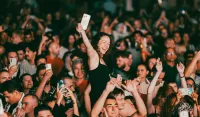 Na prepunom trgu u Budvi nastupili Eric Prydz, Mathame i Burkakke