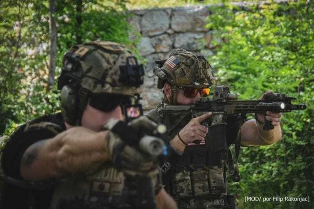 Обука специјалних снага ВЦГ и САД у противхибридној борби