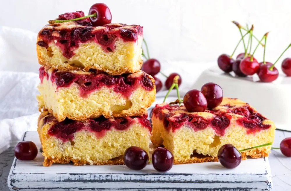 Воћни колач са јогуртом