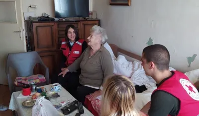 Црвени крст помаже и старе и угрожене