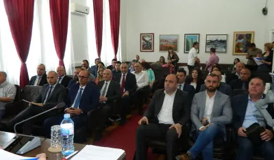 Политичке игре у Беранама: Утицај Јоковићевог реципроцитета на општинске и друге фотеље