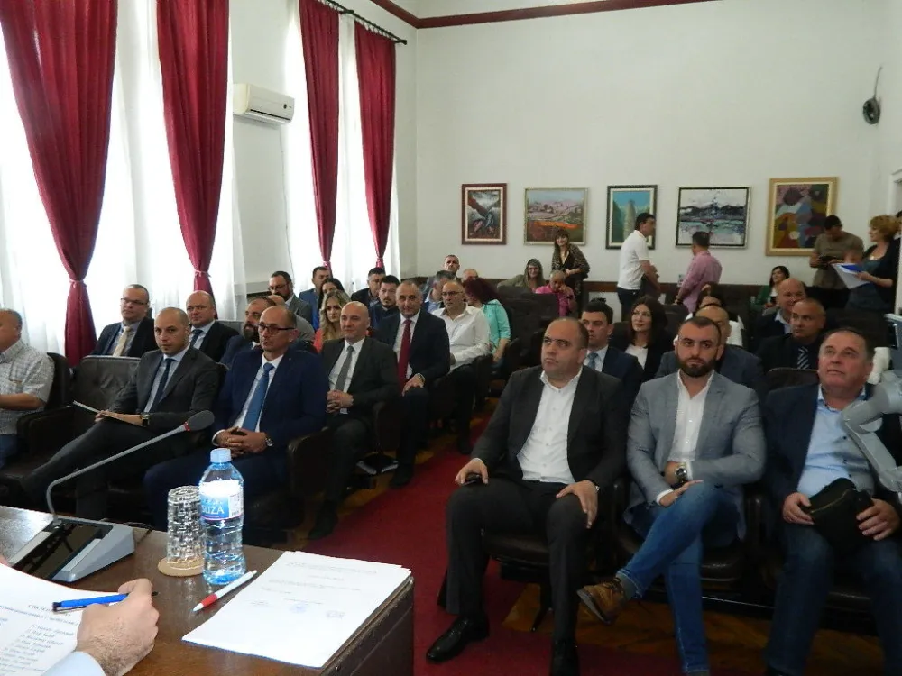 Политичке игре у Беранама: Утицај Јоковићевог реципроцитета на општинске и друге фотеље