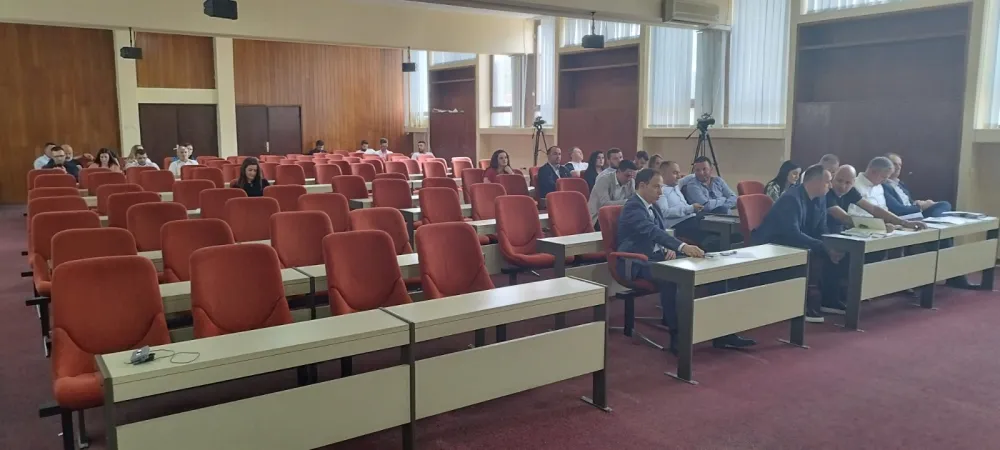 Одборници СО Улцињ на сједници