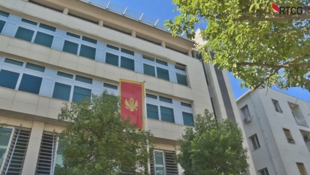 Донијета рјешења о брисању двије странке из регистра