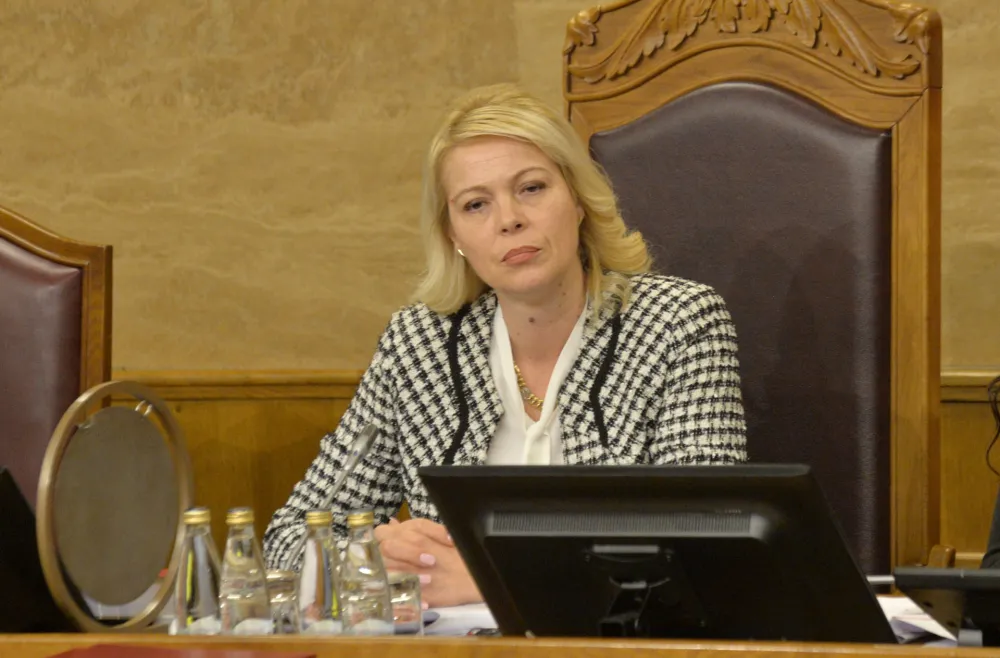 Premijerski sat Dritan Abazovic, skupstina cg, premijerski sat nova vlada, nova vlada, manjinska vlada, Danijela Djurovic