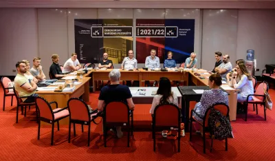 Глумачки и ауторски тим "Покојника" на окупу