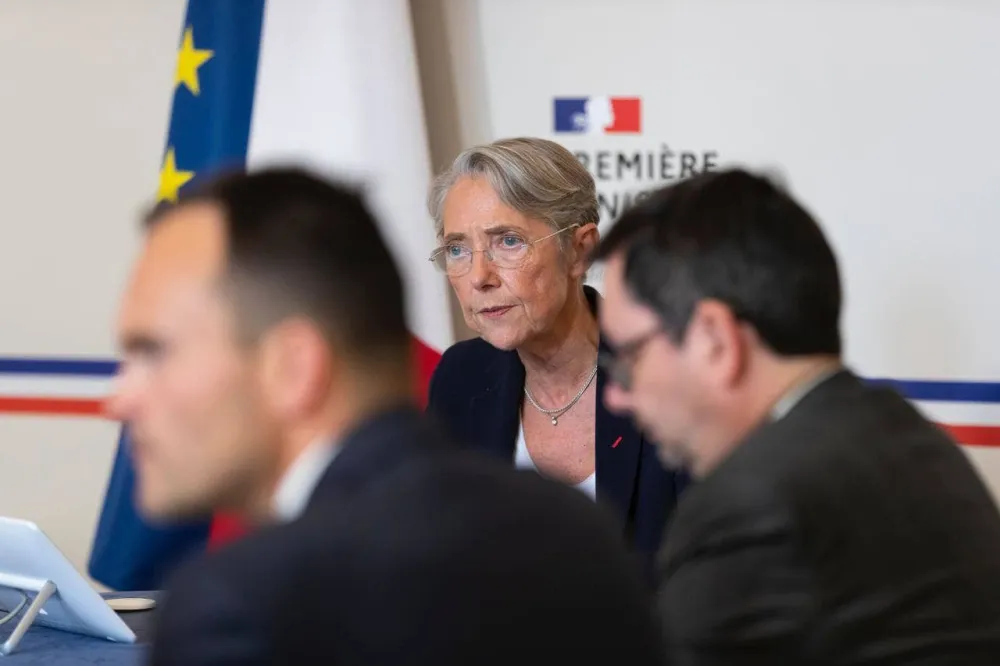 Елизабет Борн