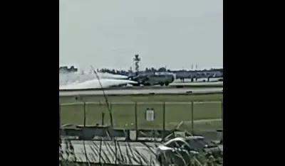 Avion se zapalio pri slijetanju