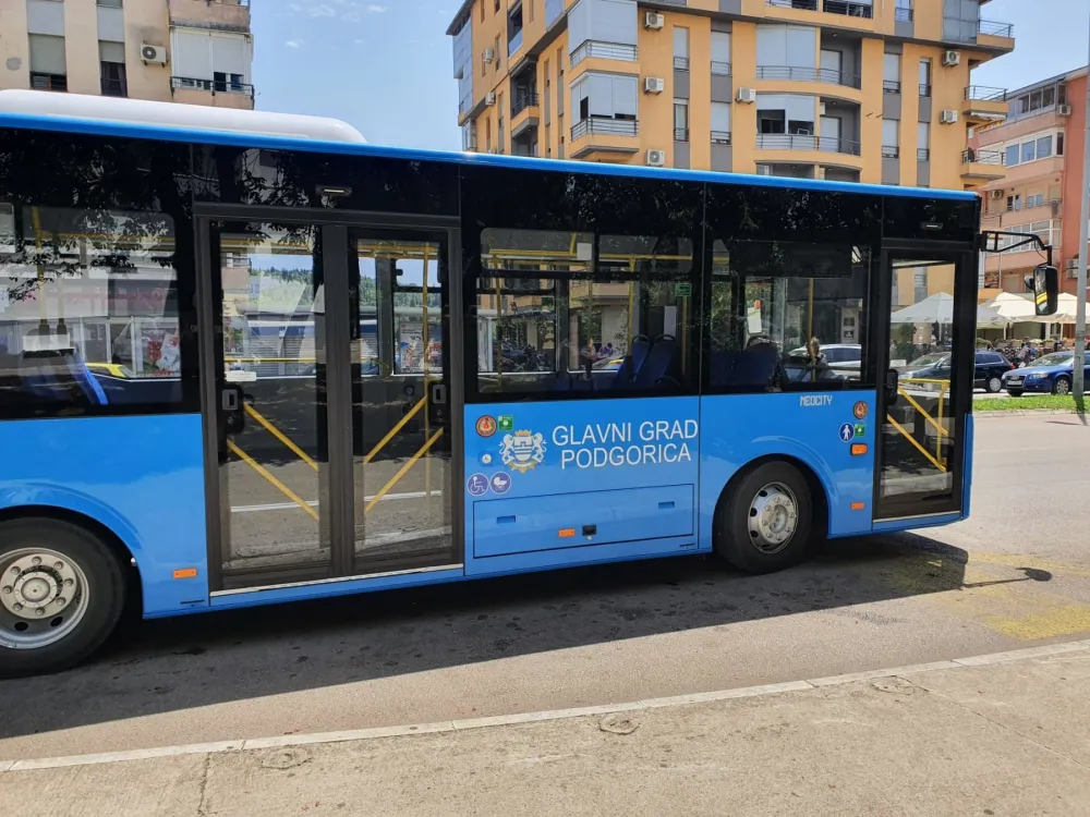 Na četiri liniјe startovali autobusi Glavnog grada: Besplatna vožnja do 5. јula