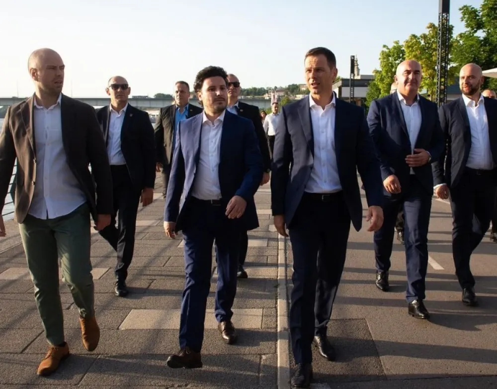 Dritan Abazović i Sini&scaron;a Mali obi&scaron;li Beograd na vodi