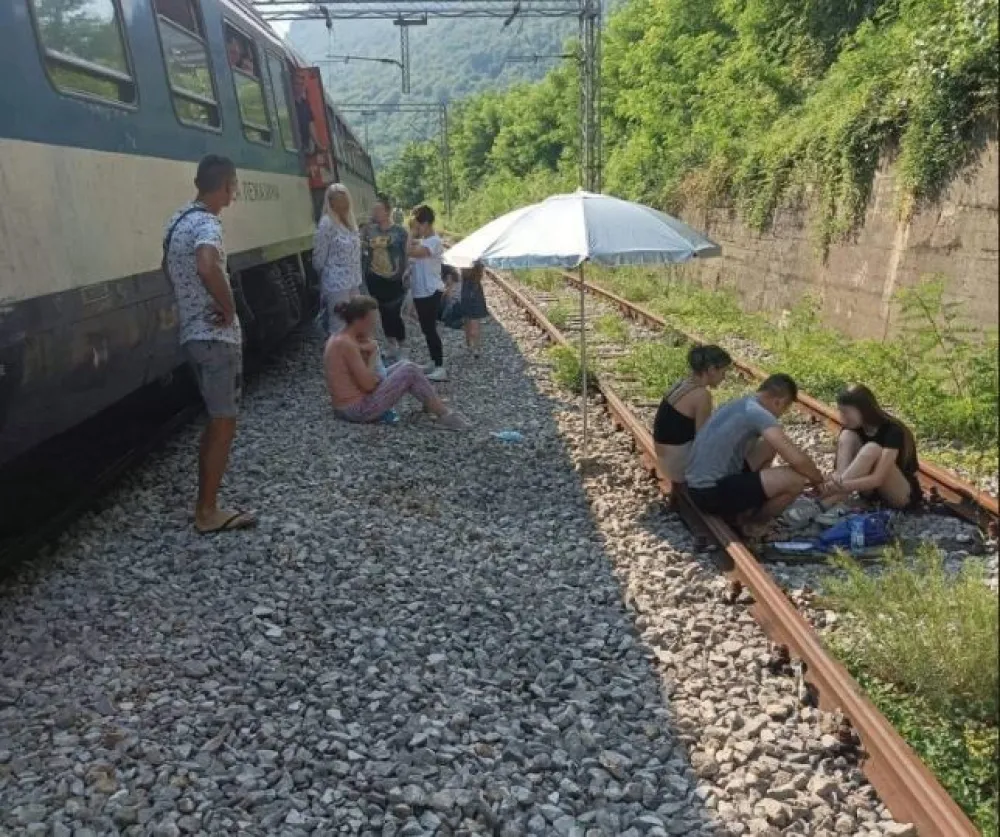 Foto: Fejsbuk - Vozom kroz Crnu Goru