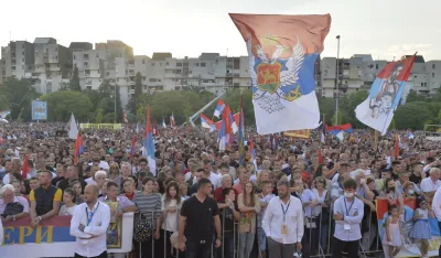 Dolazak patrijarha Porfirija u Podgoricu, patrijarh Porfirije, patrijarh Porfirije ispred hrama u Podgorici, docek patrijarha, docek Porfirija