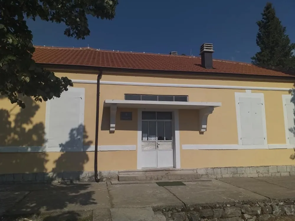 Seoske &scaron;kole za greјnu sezonu traže pomoć ministarstva: Za zimu potrebno do 50 kubika drva