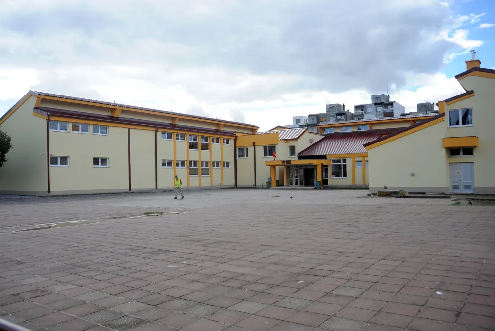 U O&Scaron; &bdquo;Oktoih&ldquo; nastava u pet smјena