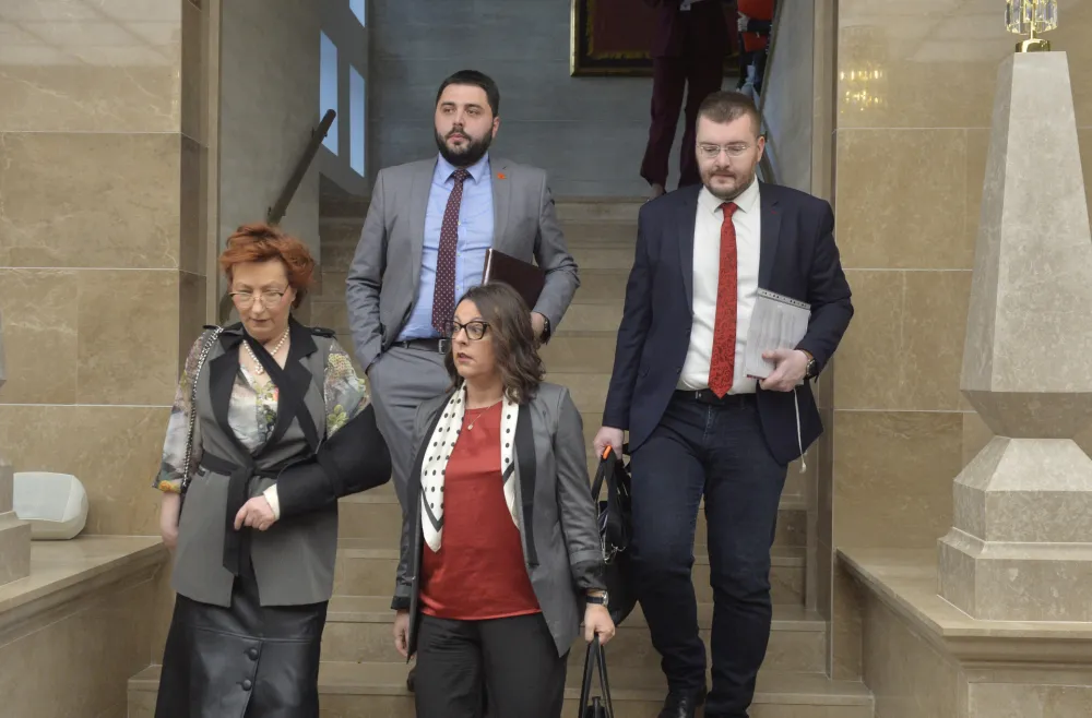 skupstina Crne Gore, predlog skupstini za razresenje Dritana Abazovica, predrog za razresenje potpredsjednika vlade, Demokrate