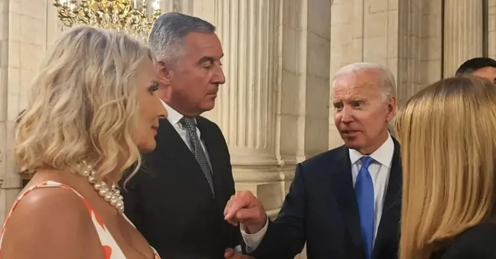 ĐUKANOVIĆ I BAJDEN