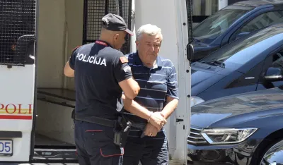 Veselin Vukotić - privođenje (Foto: Ivan Petrović Ipe)
