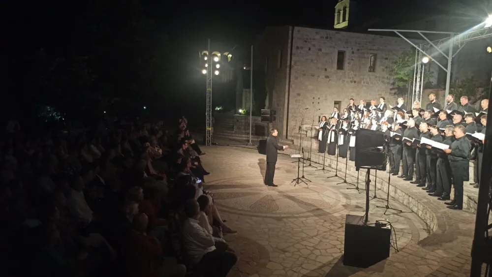 Duhovna muzika na otvaranju muzičkog programa Grad teatra 