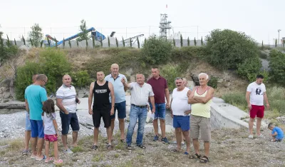 (VIDEO) Mјe&scaron;tani Ciјevne protive se postavljanju asfaltne baze: Vi&scaron;e vјeruјu plućima i očima, nego papiru