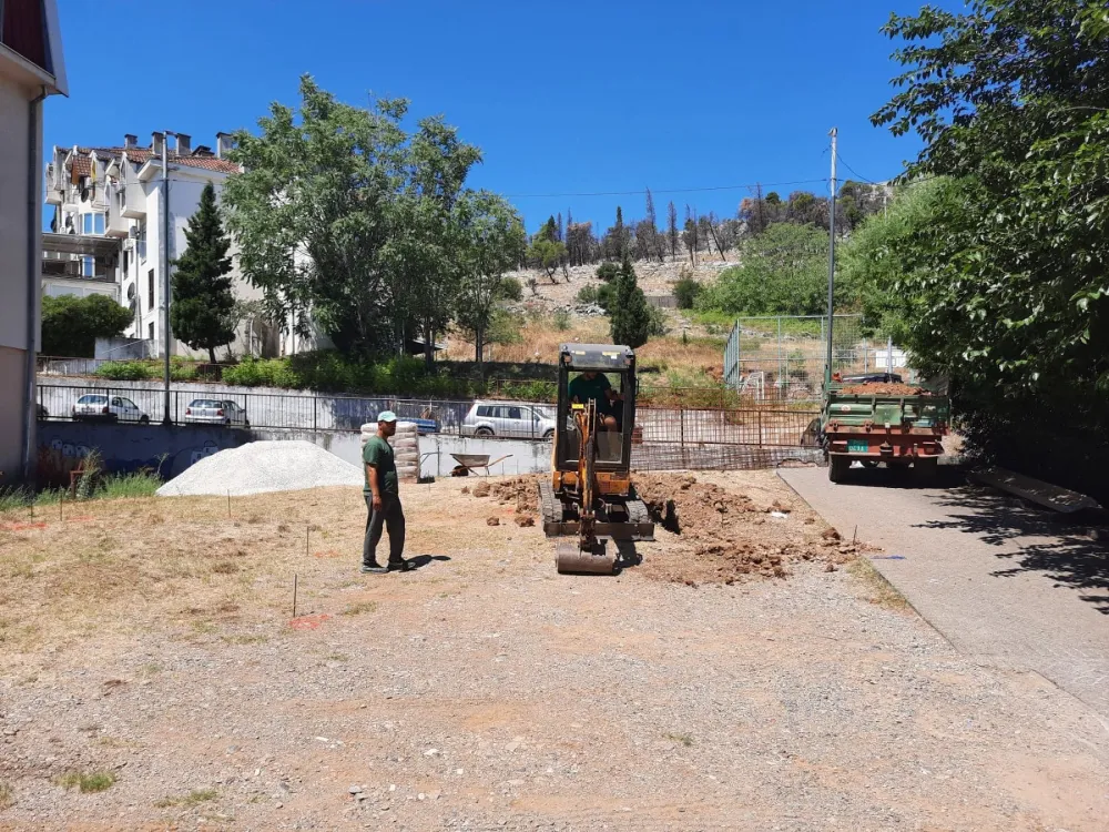 Zbog velikih vrućina za&scaron;tićeni terenski radnici gradskih preduzeća: Grad pospreme rano uјutro