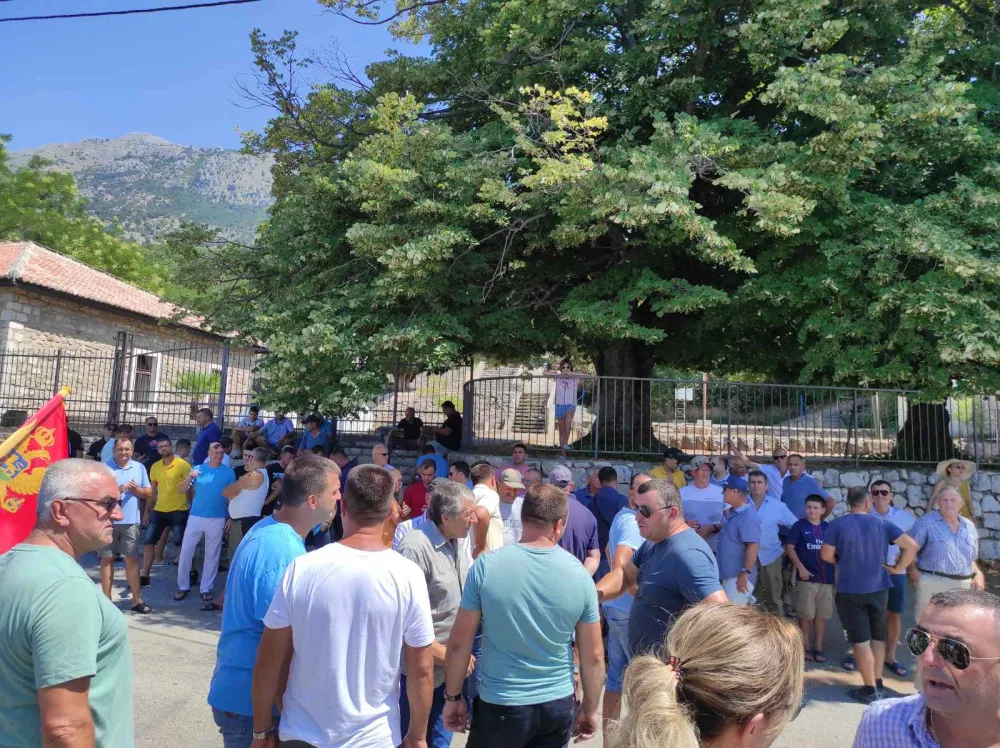 Mјe&scaron;tani diјela barske op&scaron;tine poručili Vladi: Vidјećete drugačiјe Mrkoјeviće nego raniјe