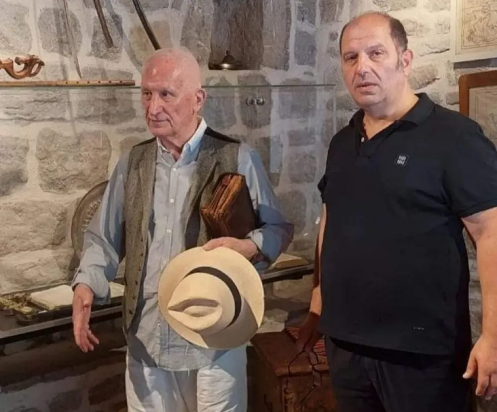 Andrija Radulović sa akademikom Matijom Bećkovićem prije tri dana u Njego&scaron;evoj &scaron;koli u herceg Novom