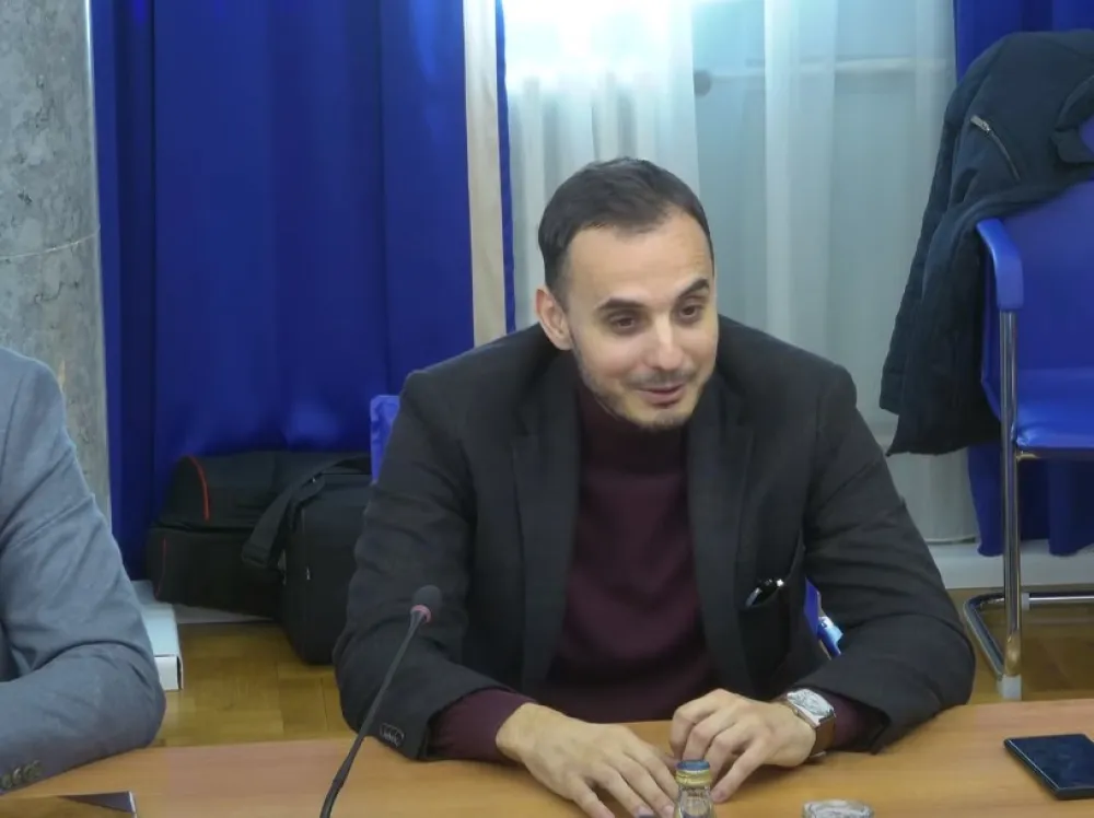 Милош Конатар