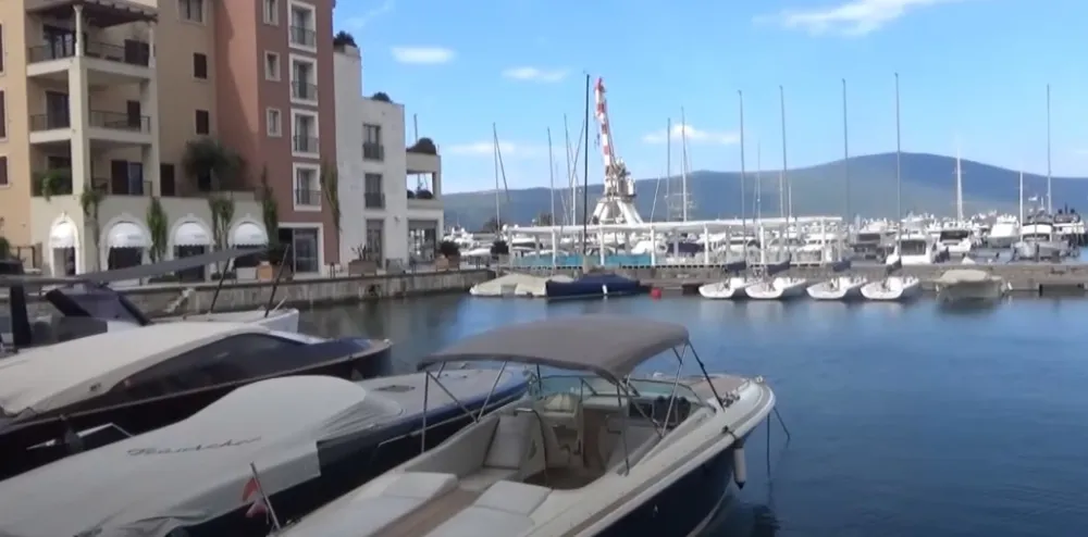 foto skrin&scaron;ot: youtube - Very Nice Travel