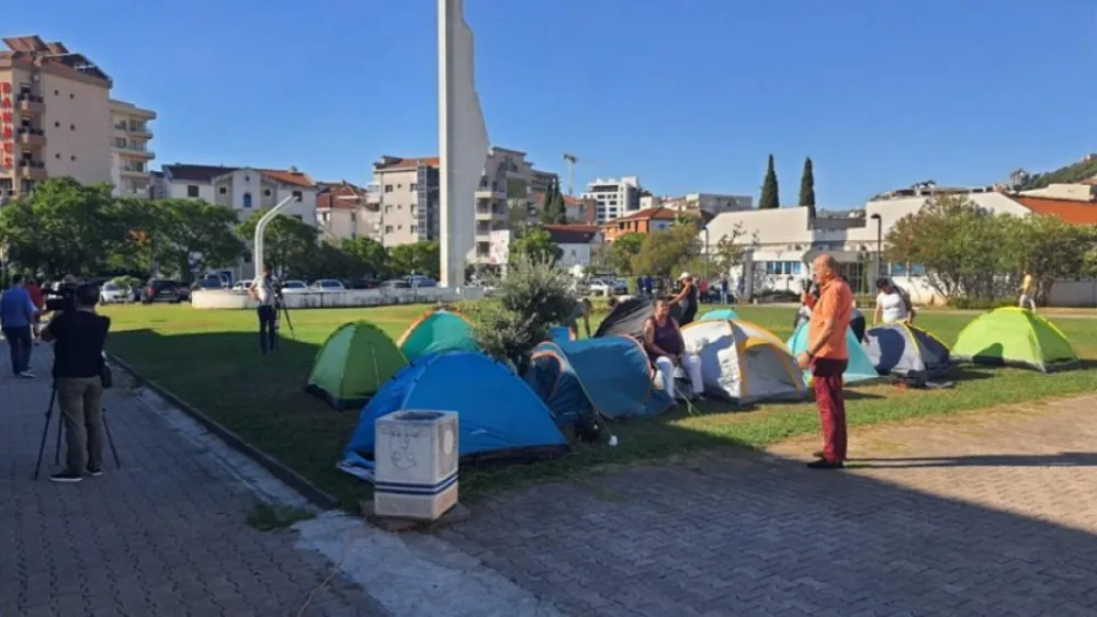 Budvanski prosvetari nastavljaju &scaron;trajk glađu