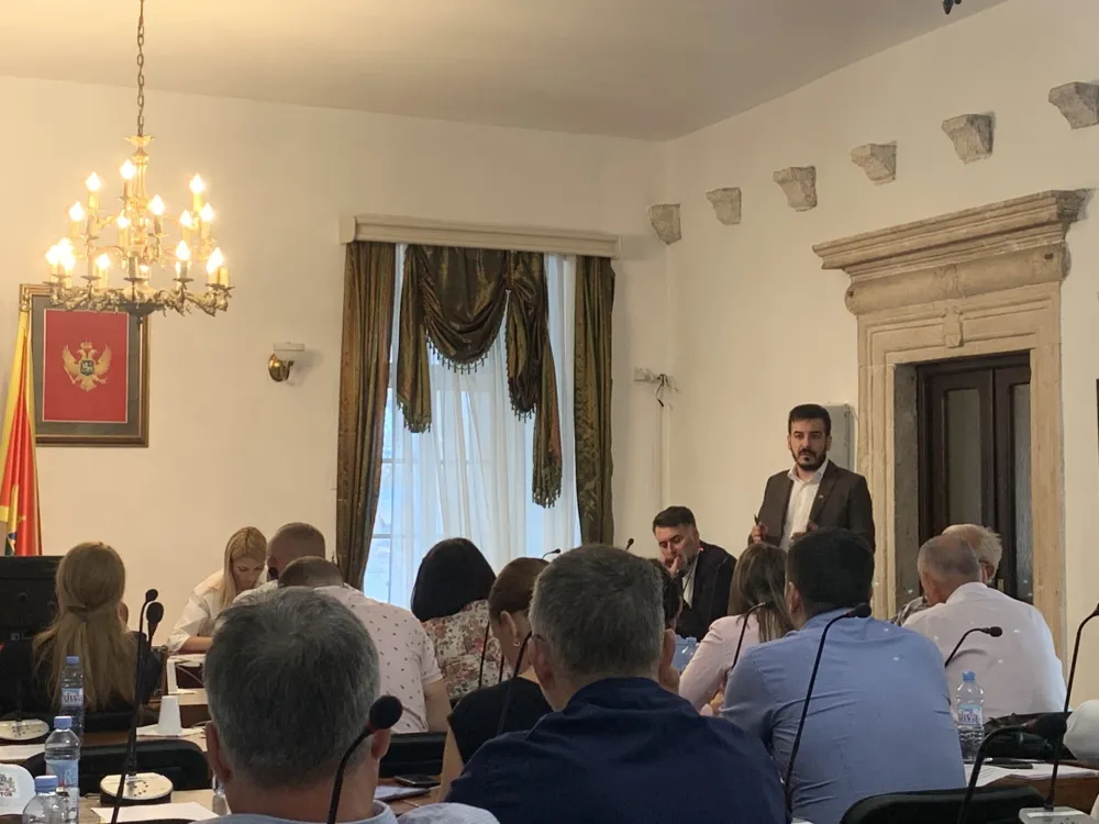 Na SO Kotor pet sati raspravljali o budžetu i finansijama