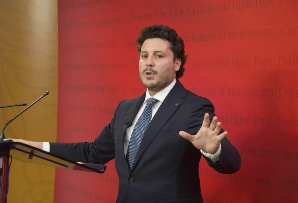 sjednica skupstine crne gore o nepovjerenju vladi