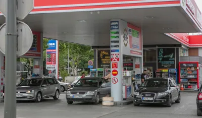 Бензинска пумпа