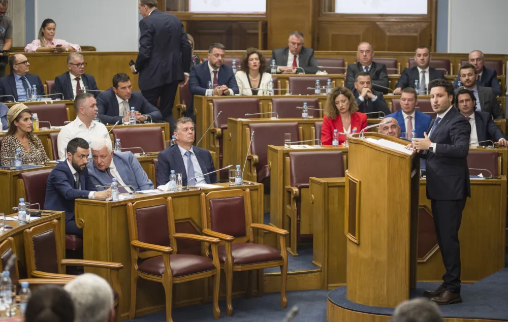 SAD: Brzo formiranje nove vlade ili vanredni izbori