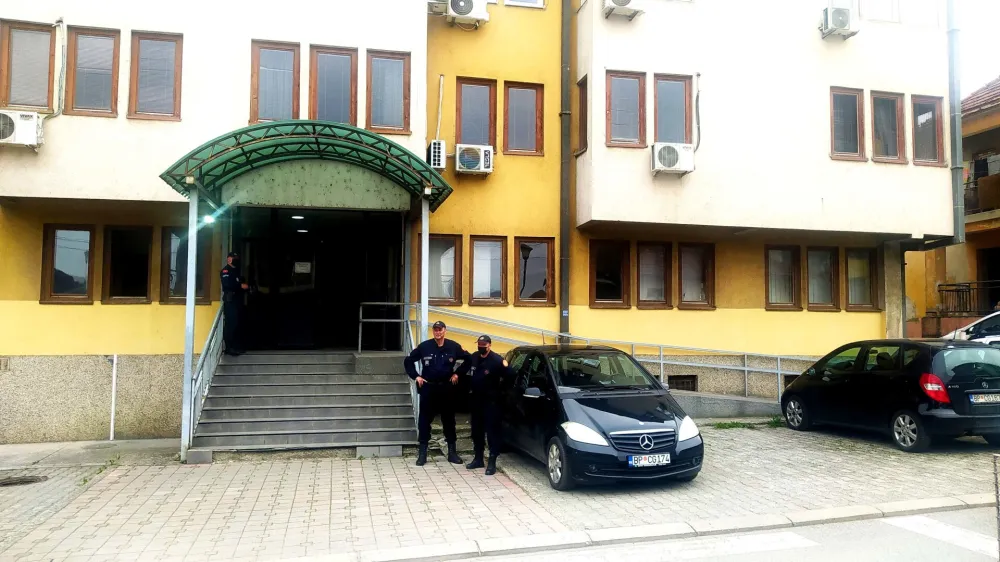 Voze pijani i drogirani, vr&scaron;e nasilje u porodici...