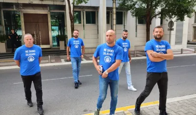 (VIDEO) Željezarci: Iako su pregovori sa državom i EPCG u toku, turski vlasnik uručuje otkaze radnicima