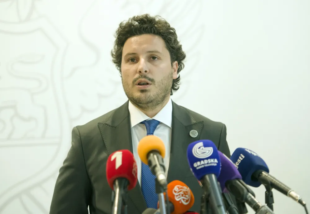 sastanak vlade epcg i radnika zeljezare