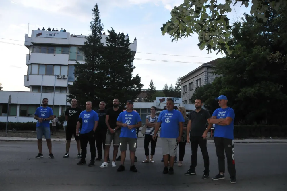Радници захтијевају да се са њима преговара