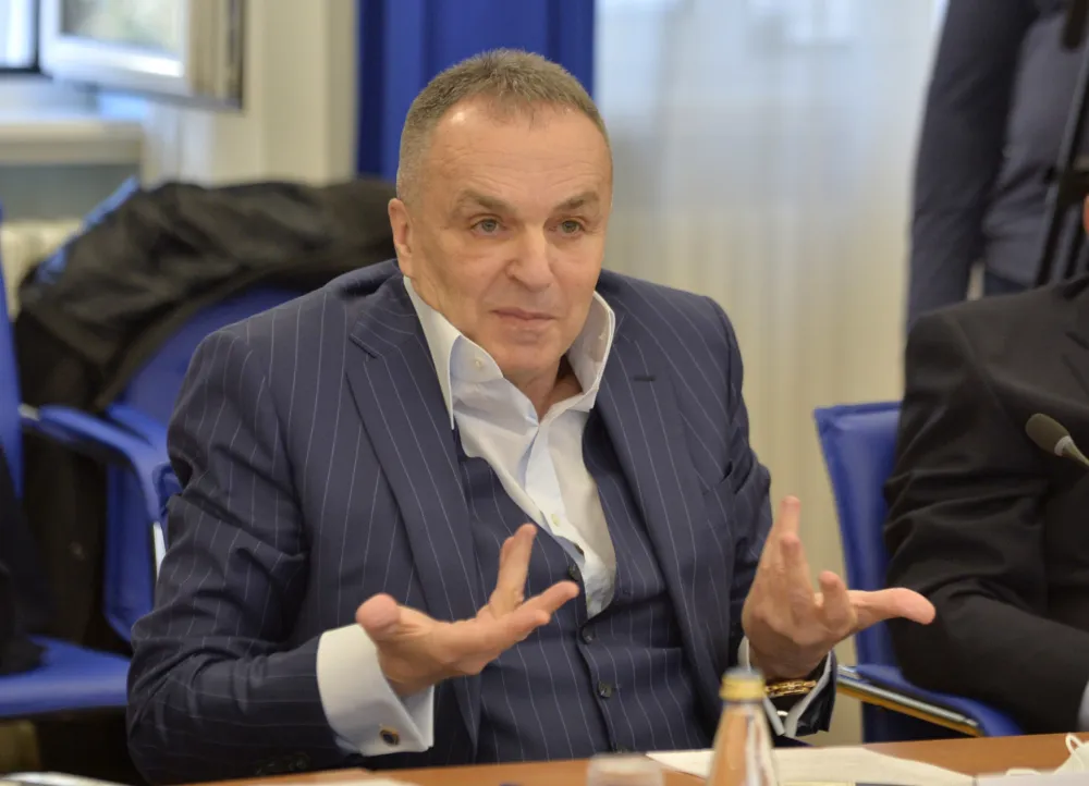 sjednica komisije za kontrolu privatizacije oko Kapa, Veselin Pejovic, vlasnik Kapa, vlasnik Uniproma