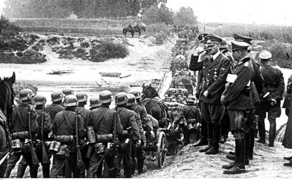 Hitler isplaća vojsku u pohod na Var&scaron;avu 
