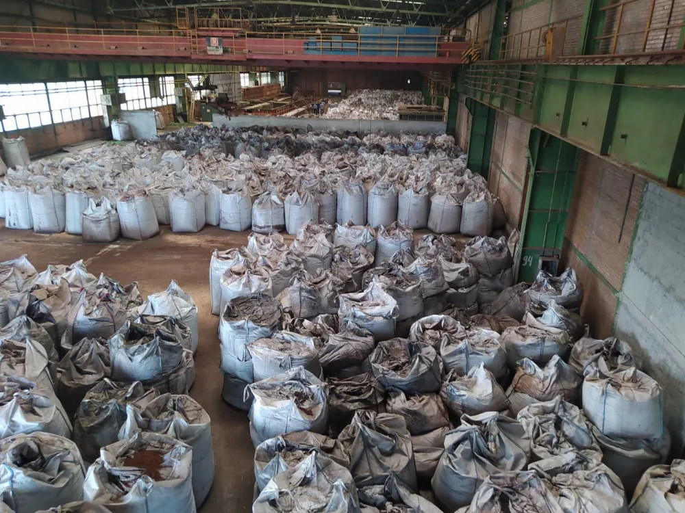 Опасан отпад и даље стоји у погонима Жељезаре