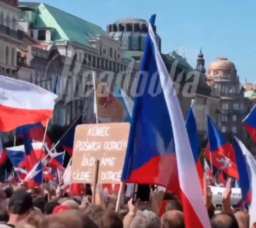 Oko 70 hiljada ljudi u Pragu protestovalo protiv vlade