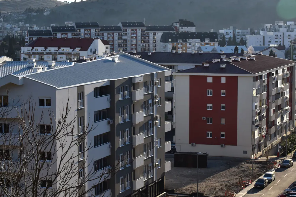 Odluka Ustavnog suda: Vlasnici stanova nisu odgovorni za obaveze zgrade