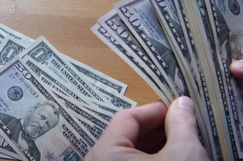 Dolar ojačao treću sedmicu zaredom