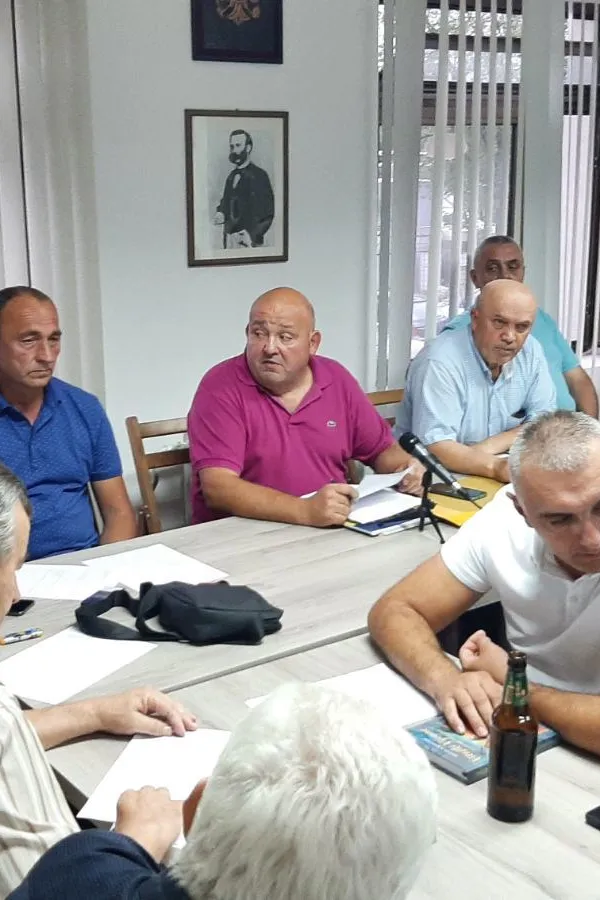Sa sjednice Skup&scaron;tine guslara